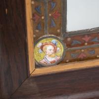 Historicist Oak Mirror with Enamelled Roundels of Noble Figures (c.1880) - Thumbnail 5
