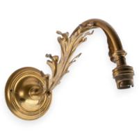Single Arts & Crafts brass wall light with stylised leaf detail, c.1905 - Thumbnail 1