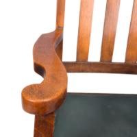 Liberty & Co., attributed, Arts & Crafts Oak Armchair with Inlaid Crown - Thumbnail 16