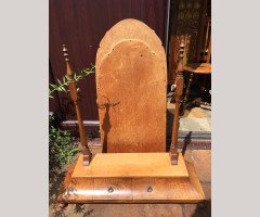 Charles Spooner, Style of. A walnut swivel dressing table with shaped jewelery drawers - Thumbnail 4