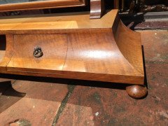 Charles Spooner, Style of. A walnut swivel dressing table with shaped jewelery drawers - Thumbnail 7