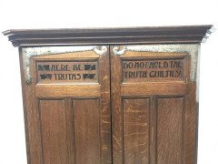 Liberty & Co. Attributed, an Arts Crafts Oak corner cupboard - Thumbnail 3