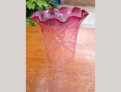 Cranberry glass oil lamp shade with ruffled frill c.1900 - Thumbnail 2