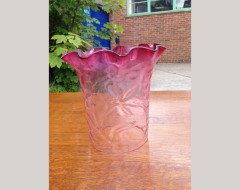 Cranberry glass oil lamp shade with ruffled frill c.1900 - Thumbnail 3