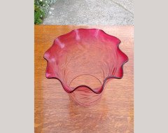 Cranberry glass oil lamp shade with ruffled frill c.1900 - Thumbnail 4