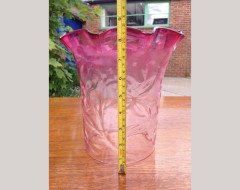 Cranberry glass oil lamp shade with ruffled frill c.1900 - Thumbnail 6