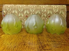 A set of three moulded green shade - Thumbnail 1