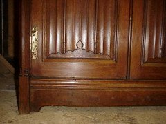 A. W. N. Pugin for J G Crace. important Gothic Revival Oak treble wardrobe of superior quality - Thumbnail 4