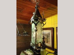 An Arts & Crafts silver plated lantern with floral Vaseline shade. - Thumbnail 7