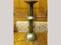 Gordon Russell Attributed, an Arts & Crafts brass table lamp - Thumbnail 3