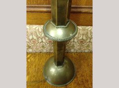 Gordon Russell Attributed, an Arts & Crafts brass table lamp - Thumbnail 5