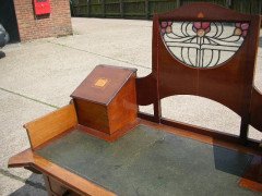 G. M. Ellwood for J. S. Henry. A stunning pure Arts & Crafts desk - Thumbnail 8