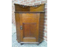 Arthur Simpson. An Exceptional Quality Arts & Crafts Corner Cupboard - Thumbnail 3