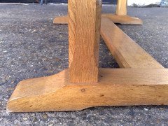 Heal's of London. An Arts & Crafts light Oak six to eight seat refectory dining table - Thumbnail 6