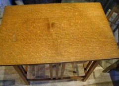 G. M. Ellwood for J. S. Henry. Arts & Crafts Oak centre table - Thumbnail 4