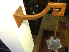 A Well-Crafted pair of Arts & Crafts Oak wall lights - Thumbnail 2