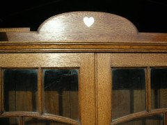 E. A. Taylor for Wylie & Lochhead. A good Glasgow School Oak bookcase - Thumbnail 4