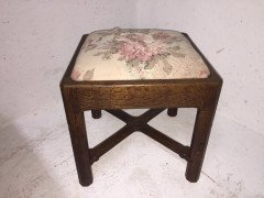 Gordon Russell. Oak stool, drop-in seat shaped cross stretcher - Thumbnail 3