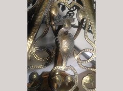 Alfred Bucknell. An exceptional Arts & Crafts hand made brass table lamp with a Heron. - Thumbnail 7