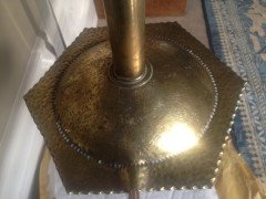 Alfred Bucknell. An exceptional Arts & Crafts hand made brass table lamp with a Heron. - Thumbnail 12