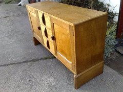 Eric Sharp. An Oak dining table and sideboard Attributed, to Gordon Russell or possibly by Eric Sharp. - Thumbnail 7
