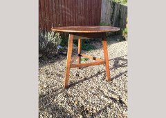 Heal's of London. Rare Oak cricket table - Thumbnail 2