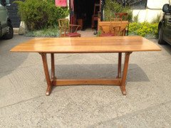 Edward Barnsley. A super quality Cotswold style Oak dining table designed for the Rural Industries Bureau. - Thumbnail 3