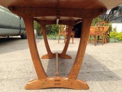 Edward Barnsley. A super quality Cotswold style Oak dining table designed for the Rural Industries Bureau. - Thumbnail 6