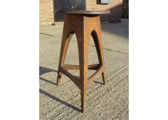 George Walton. A Glasgow School Oak sidetable - Thumbnail 2