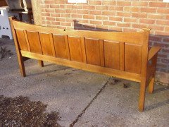 A well designed Well-Crafted Arts & Crafts Oak settle - Thumbnail 6
