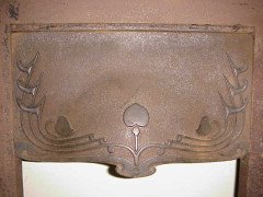 An Arts & Crafts Glasgow Style cast iron fireplace - Thumbnail 9