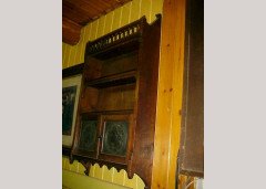 E. W. Godwin attributed. an Oak Hanging Bookcase, with Portrait Medallion Roundels in Moulded Vulcanite - Thumbnail 5