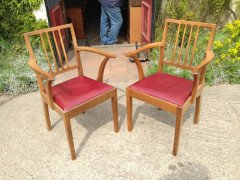 Edward Barnsley. A super quality pair of Cotswold style Oak Armchair - Thumbnail 2