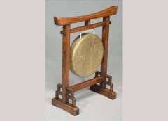 E. W. Godwin Attributed, an Oak and brass 'Pagoda' gong stand - Thumbnail 1