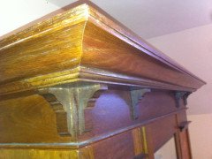 Wylie & Lochhead. A top quality Glasgow School Arts & Crafts Oak bedroom pair with 3/4 wardrobe and 4' 6" double bed. - Thumbnail 10
