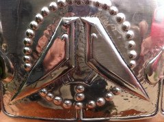 Margaret Gilmour attributed. A good Glasgow school brass planter with embossed kissing birds In the style of Talwin Morris - Thumbnail 4