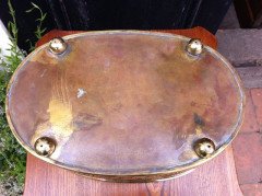 Margaret Gilmour attributed. A good Glasgow school brass planter with embossed kissing birds In the style of Talwin Morris - Thumbnail 7