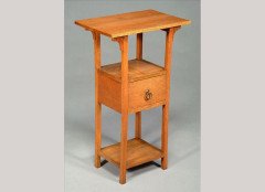 E. W. Godwin Attributed, for William Watt. A golden Oak small side table - Thumbnail 1