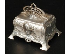 WMF. Art Nouveau pewter casket, Cast with maiden's heads - Thumbnail 1