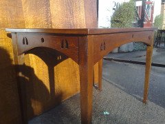 E. A. Taylor for Wylie & Lochhead. A top quality Glasgow School Arts & Crafts quarter sawn Oak oblong table - Thumbnail 5
