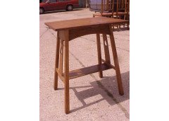 E. A. Taylor for Wylie & Lochhead. Arts & Crafts 1/4 sawn Oak sidetable - Thumbnail 2