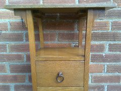 E. W. Godwin for William Watt. A rare and important Anglo-Japanese golden Oak sidetable - Thumbnail 4