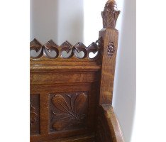 Bruce Talbert for Gillows. A fine Gothic Revival 1/4 sawn Oak bookcase - Thumbnail 10