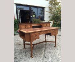 G. M. Ellwood for J. S. Henry. An Arts Crafts Oak desk inlaid with stylised floral panels - Thumbnail 3
