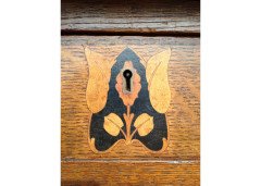 G. M. Ellwood for J. S. Henry. An Arts Crafts Oak desk inlaid with stylised floral panels - Thumbnail 13