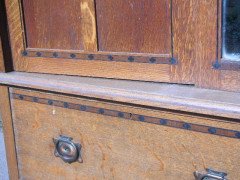 Goodhall, Lambs and Heighway. A Glasgow School Arts & Crafts Oak treble wardrobe in the manner of M. H. Baillie Scott - Thumbnail 6