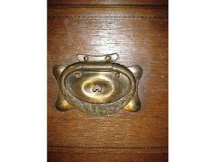 Goodhall, Lambs and Heighway. A Glasgow School Arts & Crafts Oak treble wardrobe in the manner of M. H. Baillie Scott - Thumbnail 11