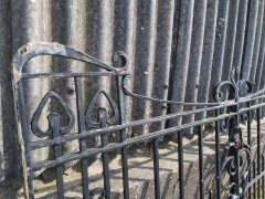Henry Barton & Co. Rare pair of Arts & Crafts Master Craftsman's hand forged gate - Thumbnail 8