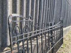 Henry Barton & Co. Rare pair of Arts & Crafts Master Craftsman's hand forged gate - Thumbnail 9
