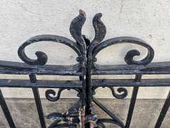 Henry Barton & Co. Rare pair of Arts & Crafts Master Craftsman's hand forged gate - Thumbnail 14